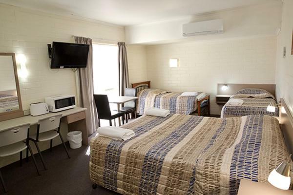 Pioneer Motel Гундивинди Экстерьер фото