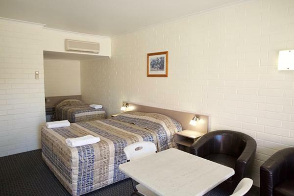 Pioneer Motel Гундивинди Экстерьер фото