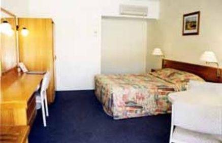 Pioneer Motel Гундивинди Номер фото